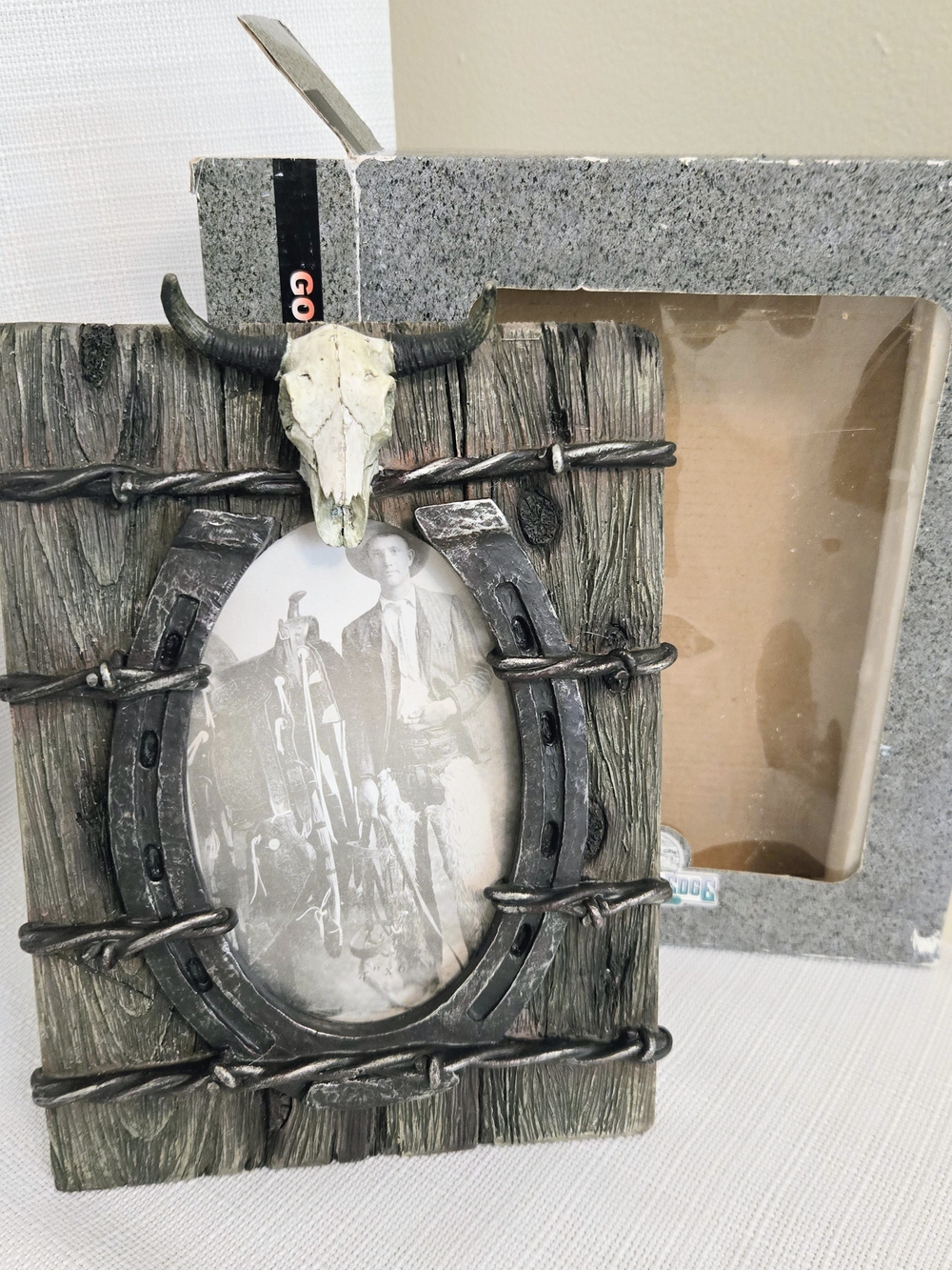 Good Luck Horseshoe Picture Frame Barb Wire Skull Rustic Weathered Look Western